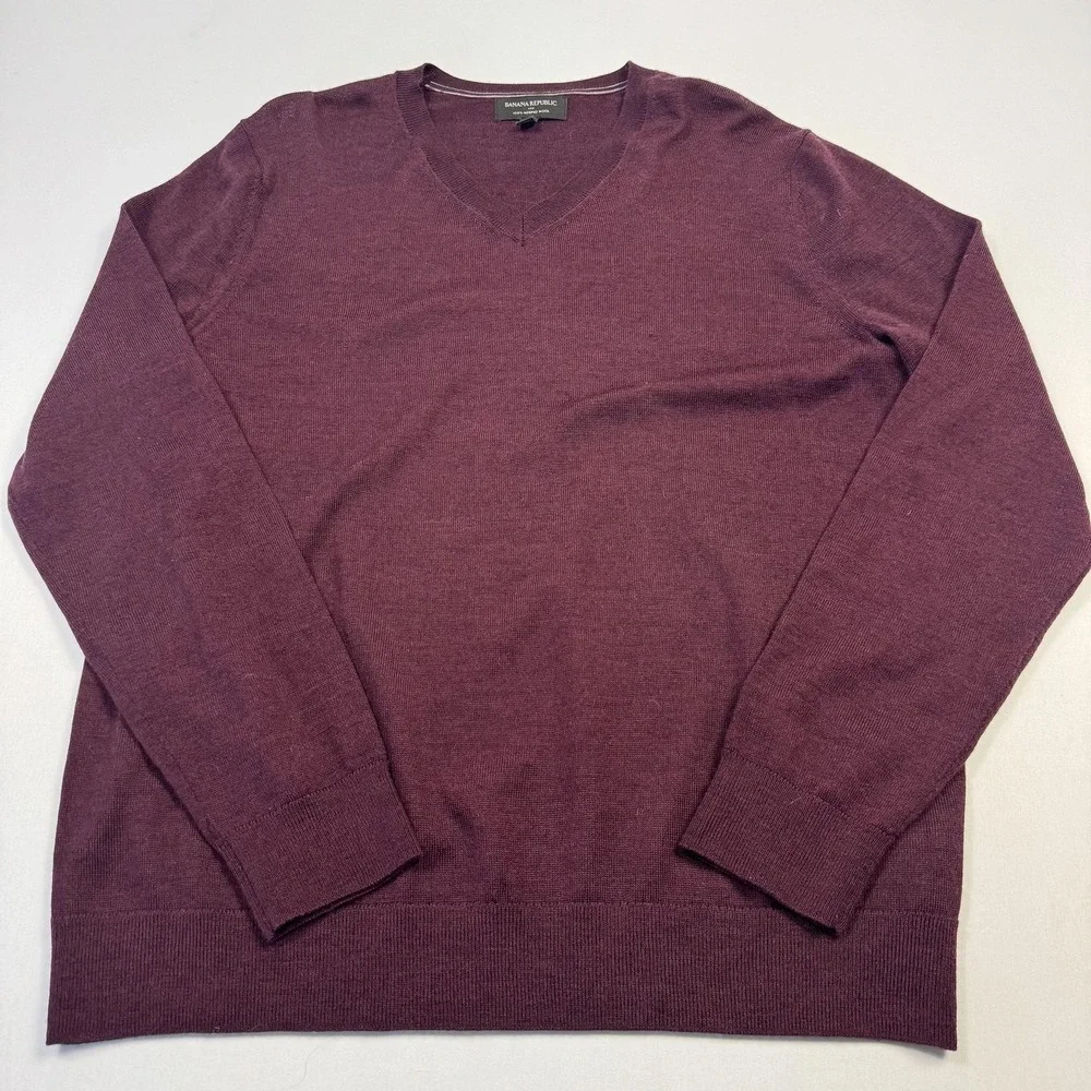 Banana Republic Sweater Mens Large Purple 100% Merino Wool‎ V Neck Pullover